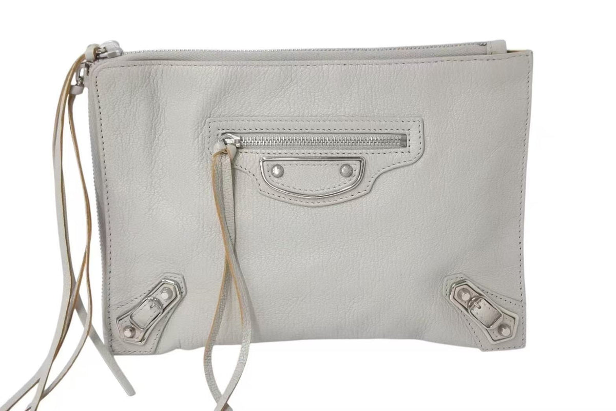 BALENCIAGA バレンシアガ エンベロープ クラッチバッグ シルバー金具 BALENCIAGA バレンシアガ メタルエッジ クラッチバッグ 390174 グレー
