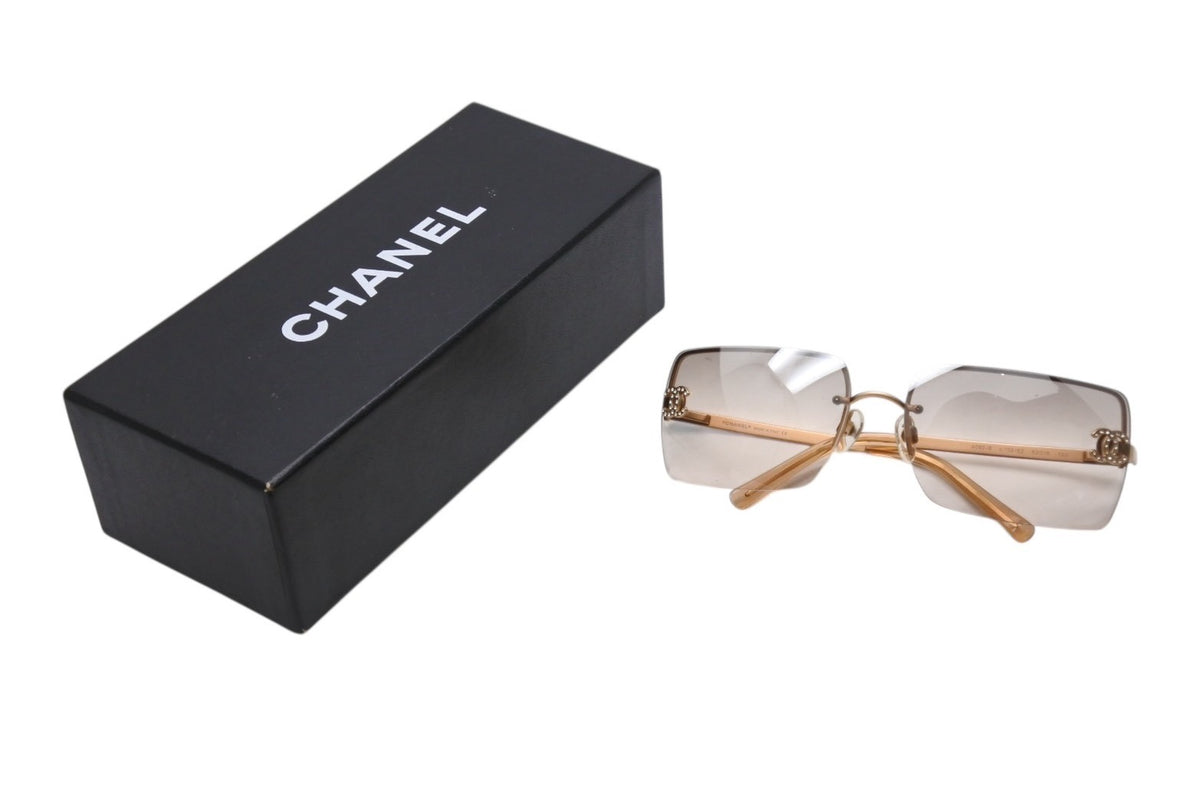 CHANEL クリーム色 サングラス 極美品 CHANEL シャネル リムレス サングラス 4092-B c102/8Z サイズ62