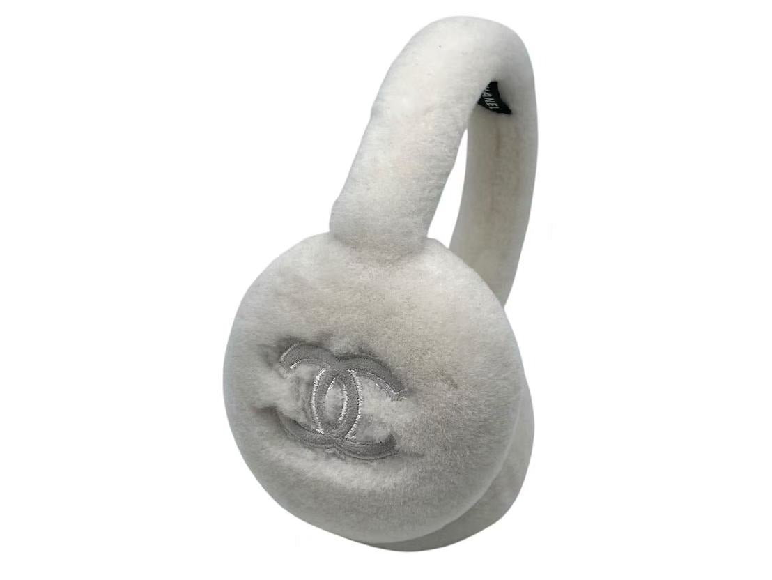 新品未使用 CHANEL シャネル イヤーマフ ホワイト ファー ココマーク