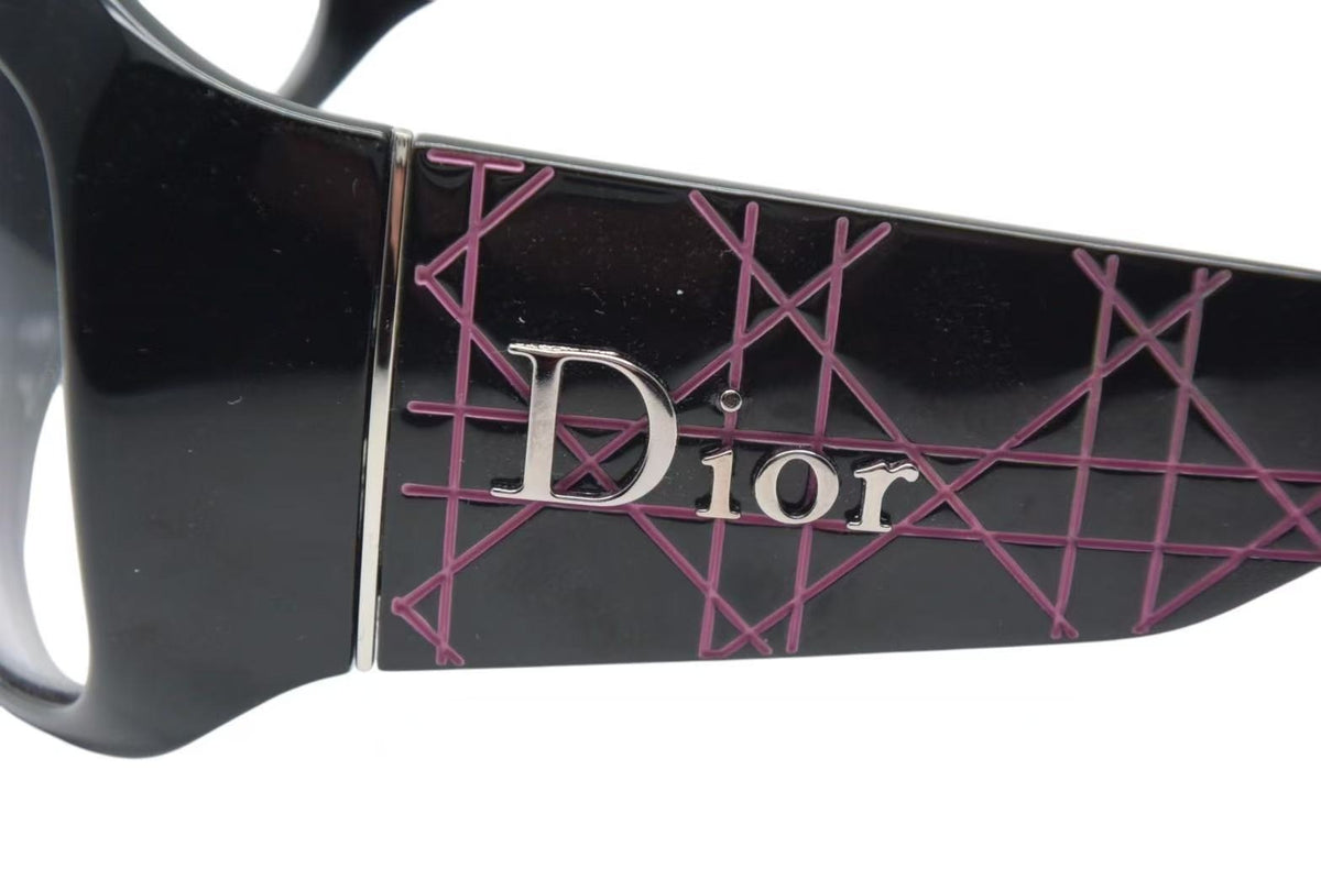 【美品】クリスチャンディオール　カナージュ　サングラス　ビッグロゴ　ブラック Christian Dior（クリスチャン・ディオール） カナージュ サングラス