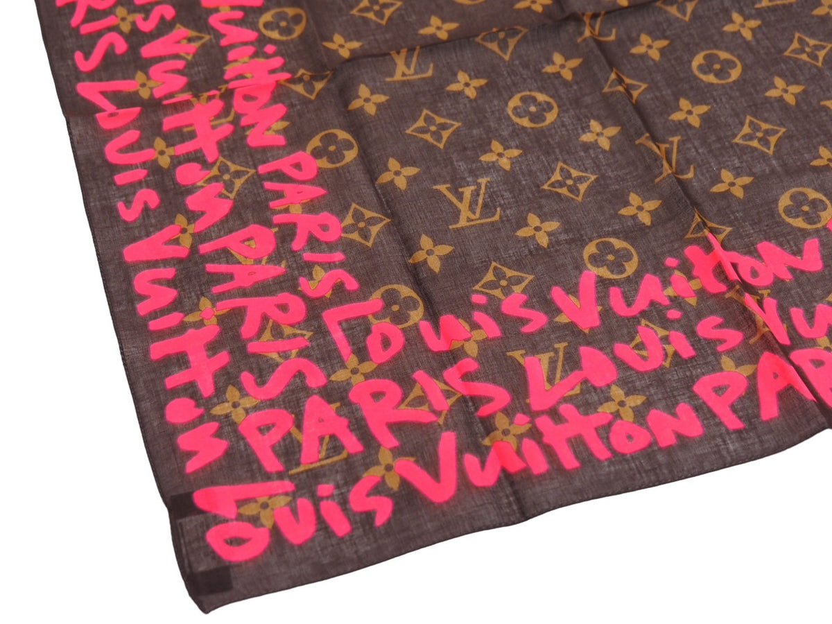 LOUIS VUITTON ルイ・ヴィトン スカーフ グラフィティ モノグラム 401910 ブラウンxピンク コットン 美品 中古 53515 –  Casanova Vintage