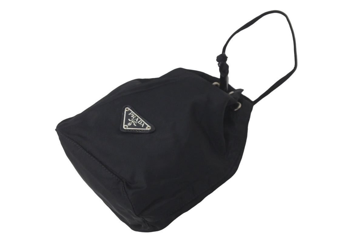 美品 PRADA ポーチ MV369 VELA NERO ブラック 巾着型 美品 PRADA ポーチ MV369 VELA NERO ブラック 巾着型