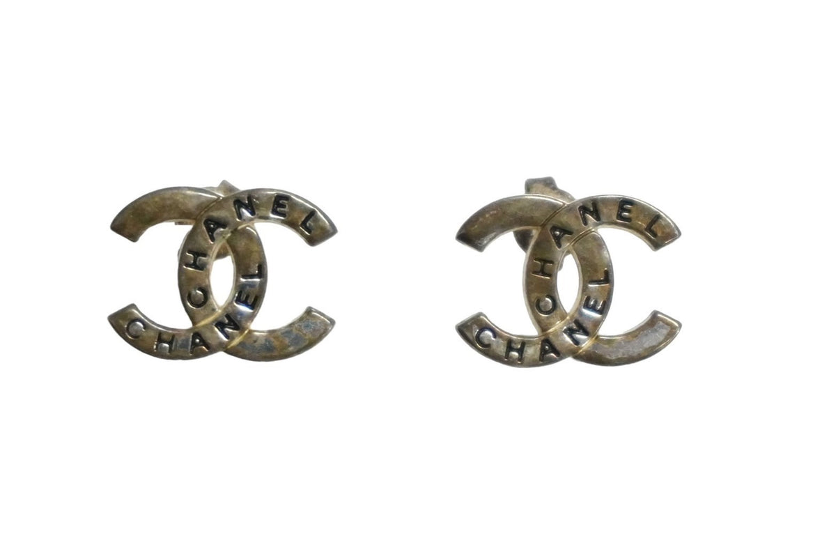 CHANEL シャネル ピアス ココマーク ロゴ アクセサリー シルバー シルバー金具 良品 中古 61524 – Casanova Vintage