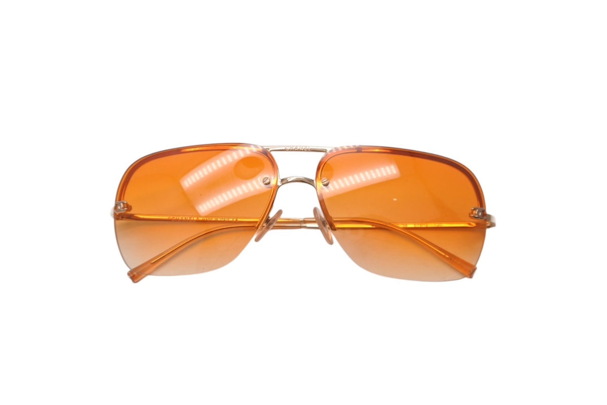 CHANEL オレンジレンズ ゴールドフレーム サングラス CHANEL オレンジレンズ ゴールドフレーム サングラス