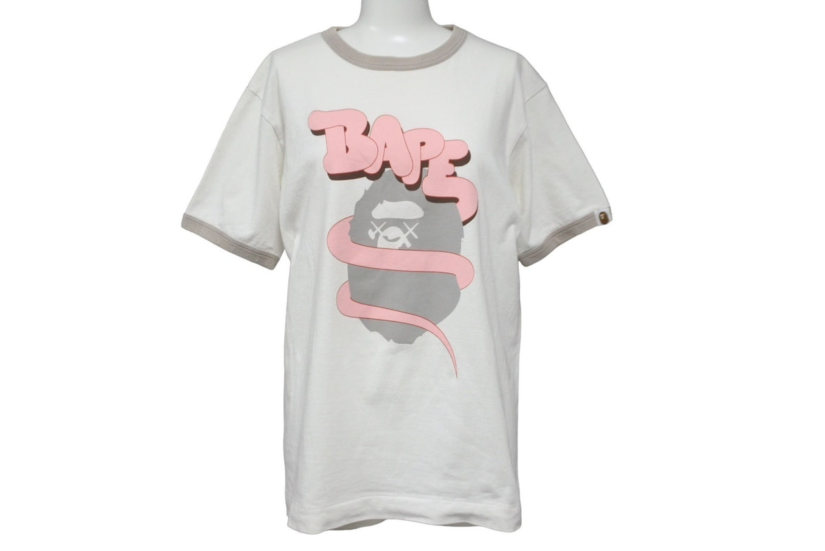 A BATHING APE BAPE KAWS ベイプ アベイシング エイプ カウズ Tシャツ サイズ S ホワイト ピンク グレー 美品 中古  64599 – Casanova Vintage