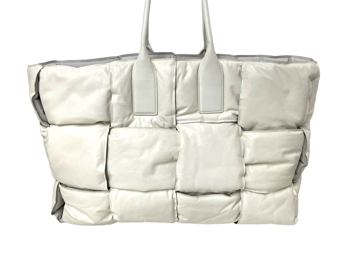 BOTTEGAVENETA ボッテガヴェネタ パデッド BV スカッシュ トートバッグ 629194 カーフレザー ホワイト 美品 中古 65575  – Casanova Vintage