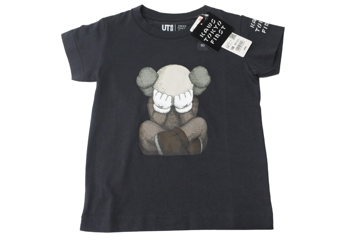 新品未使用 KAWS カウズ UNIQLO ユニクロ KIDS キッズ Tシャツ 半袖T