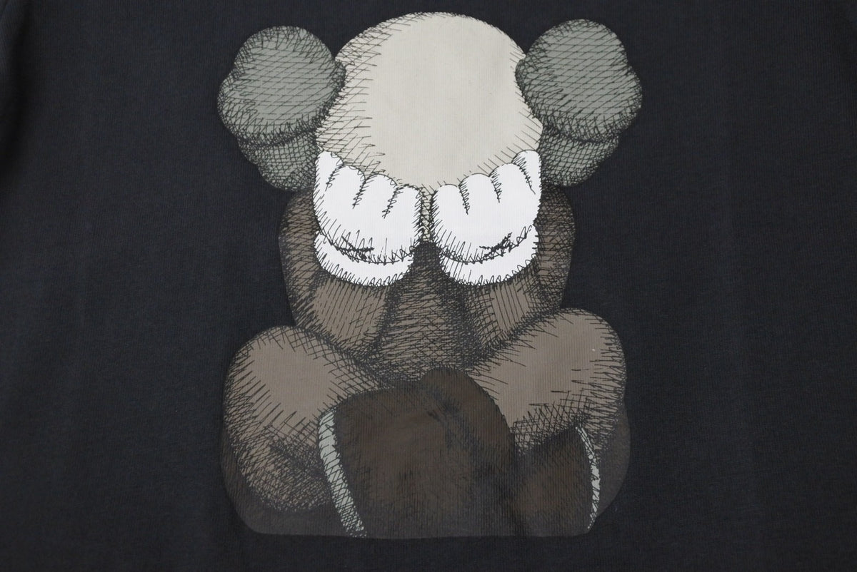 新品未使用 KAWS カウズ UNIQLO ユニクロ KIDS キッズ Tシャツ