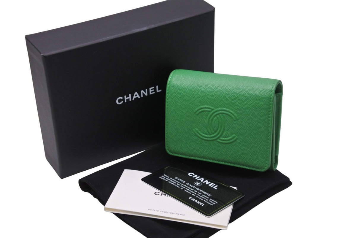 売れ筋商品 - CHANEL シャネル A-♪ 30番台 レッド コンパクト 