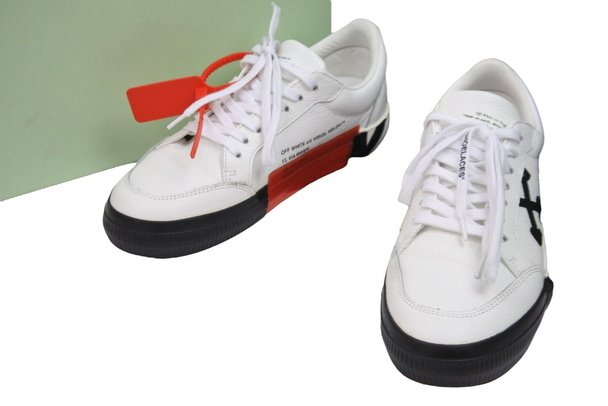 OFF-WHITE オフホワイト スニーカー ホワイト ブラック レザー サイズ40 OMIA085S20D680380110 美品 中古 53718  – Casanova Vintage