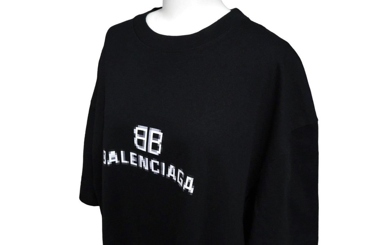 BALENCIAGA バレンシアガ ピクセルロゴ オーバーサイズ Tシャツ 21AW ブラック コットン M 612966 TKV17 美品 中古  57255 – Casanova Vintage