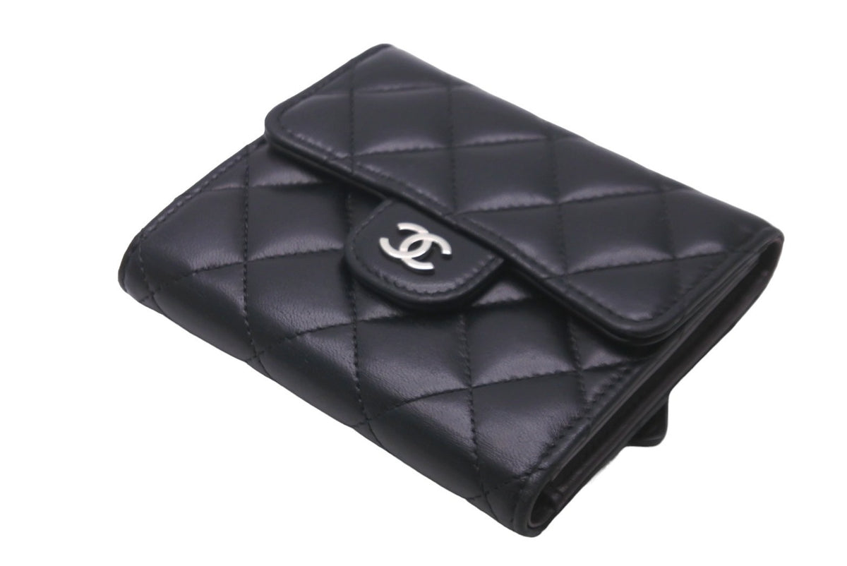 CHANEL シャネル マトラッセ ラムスキン 三つ折り財布 ココマーク 楽天市場】【未使用 展示品】シャネル CHANEL マトラッセ スモール