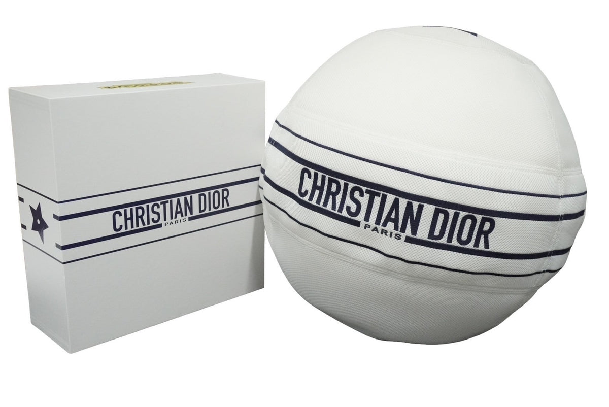 Christian Dior クリスチャンディオール TECHNOGYM FOR DIOR バランスボール 限定エディション ホワイト 中古  60168 – Casanova Vintage