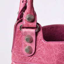 Load image into Gallery viewer, 極美品 BALENCIAGA バレンシアガ ジャイアント スリム 2WAY ハンドバッグ ピンク 192911 レザー シルバー金具 中古 4a000061