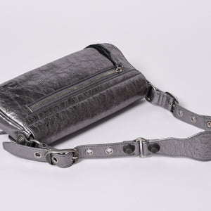 極美品 BALENCIAGA バレンシアガ ル カーゴル スリングバッグ シルバー メタリック 77 1640 レザー ワンショルダーバッグ 77160 8103 N 643888 4a000037