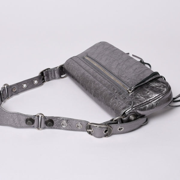 極美品 BALENCIAGA バレンシアガ ル カーゴル スリングバッグ シルバー メタリック 77 1640 レザー ワンショルダーバッグ 77160 8103 N 643888 4a000037