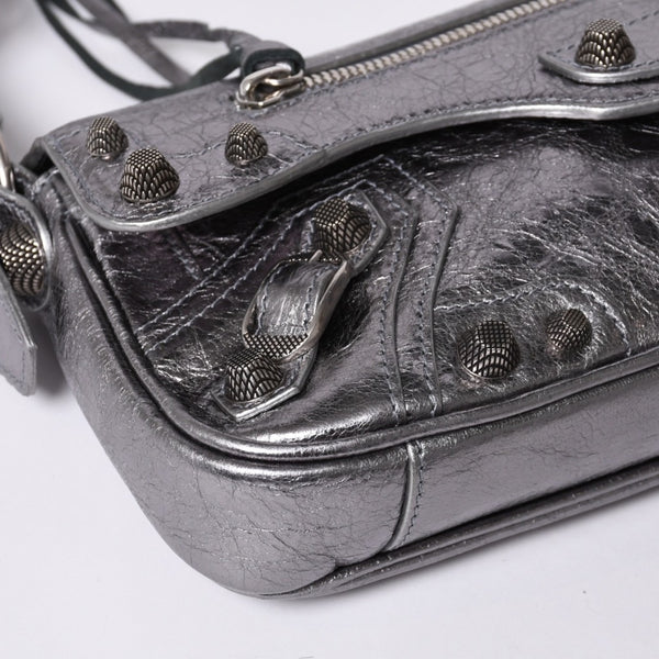 極美品 BALENCIAGA バレンシアガ ル カーゴル スリングバッグ シルバー メタリック 77 1640 レザー ワンショルダーバッグ 77160 8103 N 643888 4a000037