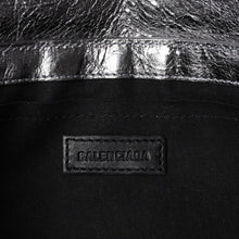 画像をギャラリービューアに読み込む, 極美品 BALENCIAGA バレンシアガ ル カーゴル スリングバッグ シルバー メタリック 77 1640 レザー ワンショルダーバッグ 77160 8103 N 643888 4a000037