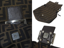 画像をギャラリービューアに読み込む, FENDI フェンディ ズッカ柄 マンマバケット ワンショルダーバッグ ブラウン キャンバス レザー シルバー金具 ロゴ 美品 中古 4b000296