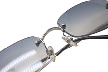 画像をギャラリービューアに読み込む, 極美品 CHANEL シャネル ココマーク サングラス リムレス 4002 ブルー グラデーション 小物 メガネ アイウェア 54☐19 130 美品 中古 4b000326