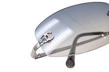 画像をギャラリービューアに読み込む, 極美品 CHANEL シャネル ココマーク サングラス リムレス 4002 ブルー グラデーション 小物 メガネ アイウェア 54☐19 130 美品 中古 4b000326