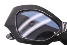 画像をギャラリービューアに読み込む, GIANNI VERSACE ジャンヌ ヴェルサーチ サングラス MOD421/A メデューサ ロゴ プラスチック メタル ブラック 美品 中古 4b000327