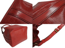 画像をギャラリービューアに読み込む, LOUIS VUITTON ルイヴィトン エピ ノエ 巾着ショルダーバッグ M44007 カスティリアンレッド レザー ゴールド金具 美品 中古 4b003408