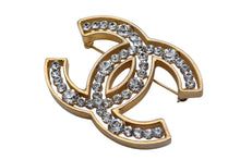 Load image into Gallery viewer, CHANEL シャネル ブローチ 重量約20.1g ココマーク ラインストーン 02A刻印 ゴールド クリア メタル ラインストーン 美品 中古 4b000370