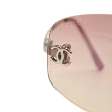 画像をギャラリービューアに読み込む, 極美品 CHANEL シャネル リムレス サングラス アイウェア 4002 c.124/58 サイズ57□19 130 ココマーク ピンク グラデーション 中古 4a000490
