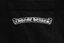 画像をギャラリービューアに読み込む, CHROME HEARTS クロムハーツ 長袖Ｔシャツ ロンT 背面セメタリークロス ブラック コットン サイズS 美品 中古 4b000781