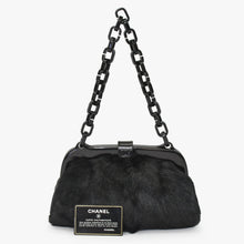 画像をギャラリービューアに読み込む, CHANEL シャネル プラチェーンワンショルダーバッグ 10番台 ココマーク ゴートファー レザー プラスチック ブラック 美品 中古 4a000927