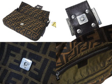 Load image into Gallery viewer, 極美品 FENDI フェンディ マンマバケット ワンショルダーバッグ i37726 24099 ズッカ柄 ブラウン シルバー金具 中古 4b000956
