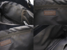 Load image into Gallery viewer, CHANEL シャネル GST XL チェーントートバッグ 15番台 キャビアスキン ココマーク ブラック シルバー金具 良品 中古 4b001003