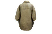 画像をギャラリービューアに読み込む, PRADA プラダ ナッパレザー ジップアップ半袖シャツ UPC210 サイズ50 24SS ベージュ トライアングルロゴパッチ 良品 中古 4b001240