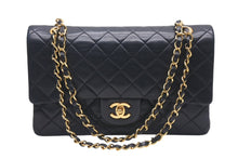 Load image into Gallery viewer, CHANEL シャネル マトラッセ25 Wフラップ Wチェーンショルダーバッグ 1番台 ラムスキン ココマーク ブラック ゴールド金具 美品 中古 4b000171