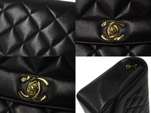 Load image into Gallery viewer, 極美品 CHANEL シャネル マトラッセ25 ダイアナ ショルダーバッグ A01165 レザー ラムスキン 3番台 ゴールド金具 ブラック中古 4b000218