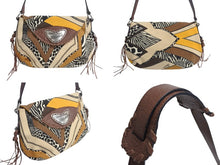 Load image into Gallery viewer, Roberto Cavalli FREEDOM ロベルトカバリ フリーダム アニマル柄 フリンジ レザー ショルダーバッグ ブラウン イエロー ベージュ 美品 中古 4b003183
