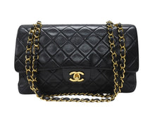 Load image into Gallery viewer, 極美品 CHANEL シャネル マトラッセ 25 Wフラップ Wチェーンショルダーバッグ 5番台 ラムスキン ココマーク ブラック ゴールド金具 中古 4b005044