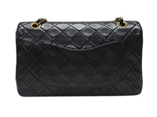 Load image into Gallery viewer, 極美品 CHANEL シャネル マトラッセ 25 Wフラップ Wチェーンショルダーバッグ 5番台 ラムスキン ココマーク ブラック ゴールド金具 中古 4b005044