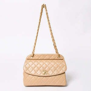 極美品 CHANEL シャネル マトラッセ ココマーク ダイアナ フラップチェーンショルダーバッグ ベージュ ゴールド金具 1番台 ラムスキン 中古 4a008251