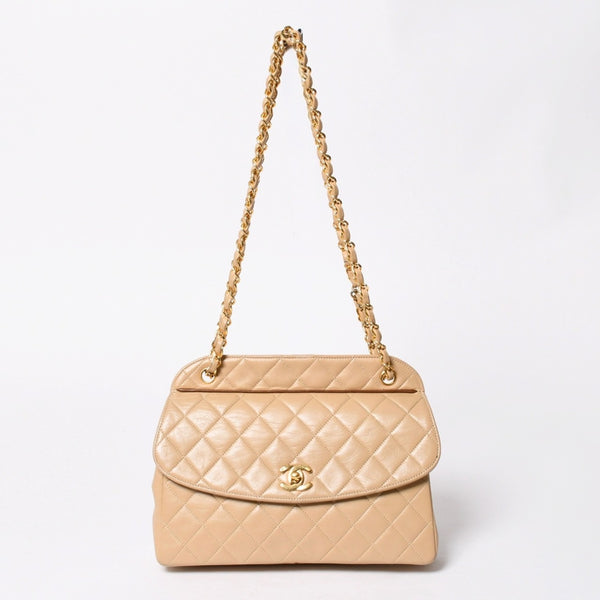 極美品 CHANEL シャネル マトラッセ ココマーク ダイアナ フラップチェーンショルダーバッグ ベージュ ゴールド金具 1番台 ラムスキン 中古 4a008251