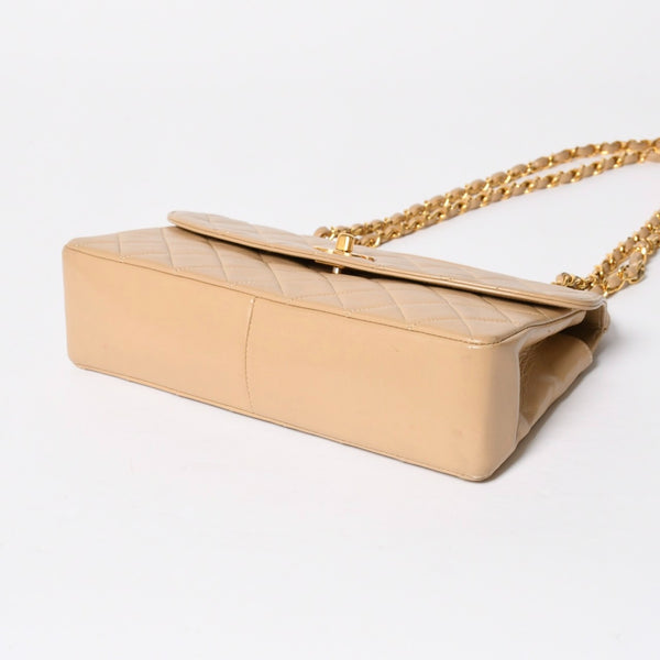 極美品 CHANEL シャネル マトラッセ ココマーク ダイアナ フラップチェーンショルダーバッグ ベージュ ゴールド金具 1番台 ラムスキン 中古 4a008251