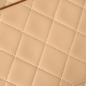 極美品 CHANEL シャネル マトラッセ ココマーク ダイアナ フラップチェーンショルダーバッグ ベージュ ゴールド金具 1番台 ラムスキン 中古 4a008251