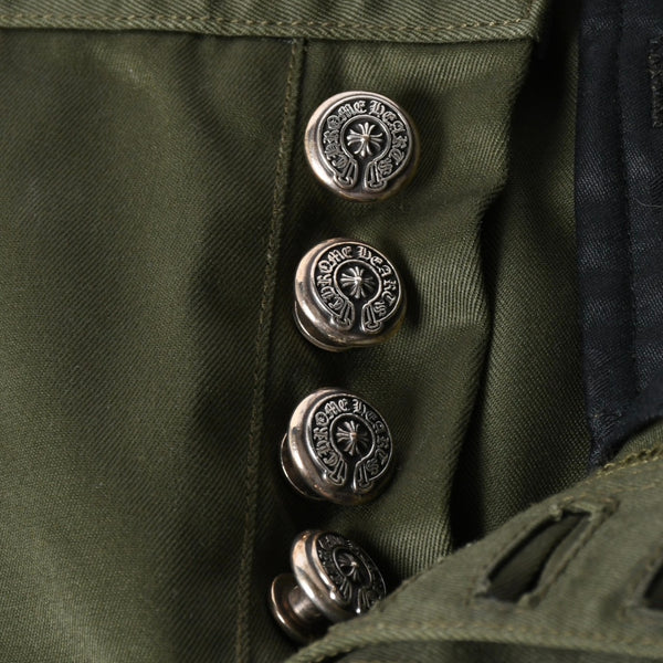 極美品 CHROME HEARTS クロムハーツ チノパンツ スクロールラベル クロスボール ボタン サイズ32 カーキ シルバー925 中古 4a008364