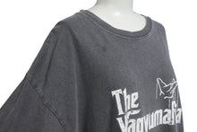 画像をギャラリービューアに読み込む, WAGYU MAFIA 和牛マフィア オフィシャル ワールドツアー 半袖Tシャツ ゴッドファーザー ロゴ サンプリング サイズXL 良品 中古 4b000654
