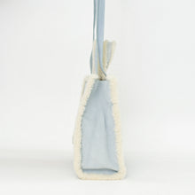 Load image into Gallery viewer, UGG×TELFAR アグ×テルファー ミディアム ショッパー2WAY バッグ 1123205 ホワイト ライトブルー スウェード コットンツイル シルバー金具 美品 中古 4b007808