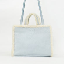 Load image into Gallery viewer, UGG×TELFAR アグ×テルファー ミディアム ショッパー2WAY バッグ 1123205 ホワイト ライトブルー スウェード コットンツイル シルバー金具 美品 中古 4b007808