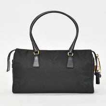 画像をギャラリービューアに読み込む, PRADA プラダ ハンドバッグ トライアングルロゴ イタリア製 ナイロン レザー ブラック ゴールド金具 美品 中古 4b010053