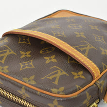 画像をギャラリービューアに読み込む, LOUIS VUITTON ルイヴィトン モノグラム ダヌーブ ショルダーバッグ M45266 ゴールド金具 ロゴ 美品 中古 4b010173