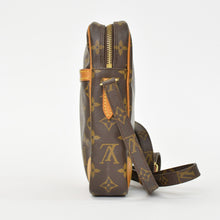 画像をギャラリービューアに読み込む, LOUIS VUITTON ルイヴィトン モノグラム ダヌーブ ショルダーバッグ M45266 ゴールド金具 ロゴ 美品 中古 4b010173